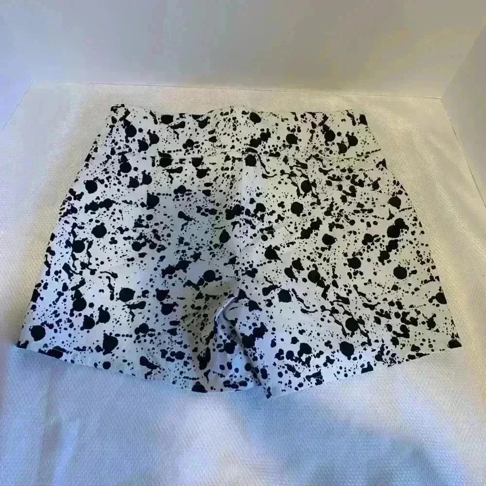 Philosophy Flat Waist Pull-On Casual Shorts Women’s Small Black and White